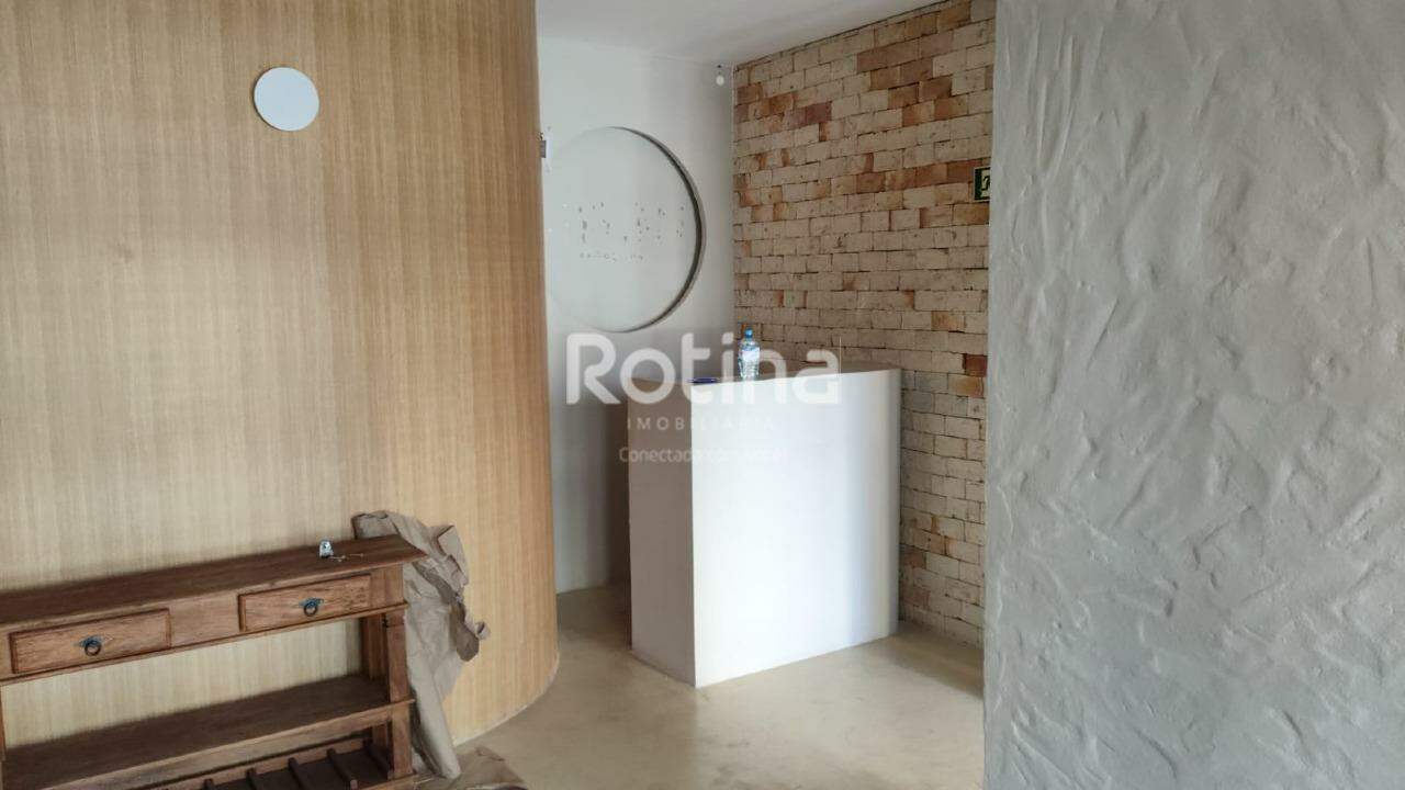 Casa Comercial para alugar, em Uberlândia no bairro Fundinho no valor de R$ 6.500,00 - Rotina Imobiliária: 
