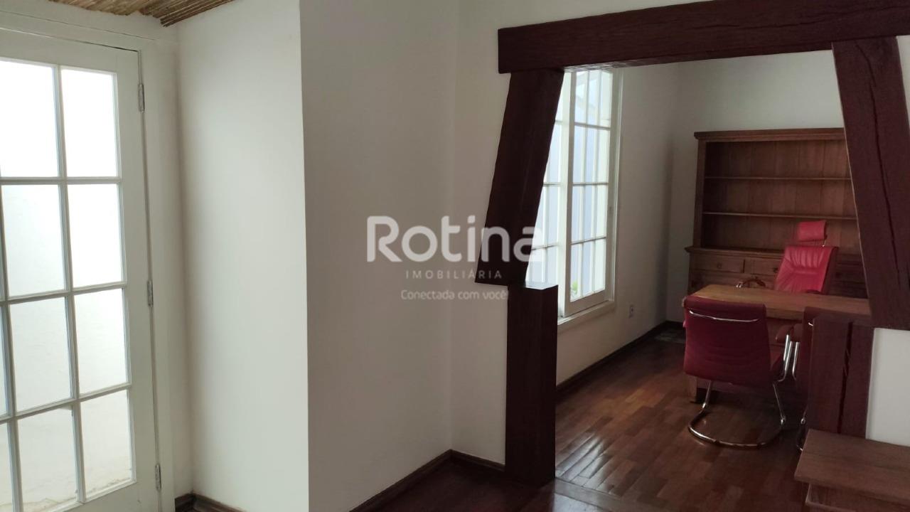 Casa Comercial para alugar, em Uberlândia no bairro Fundinho no valor de R$ 6.500,00 - Rotina Imobiliária: 