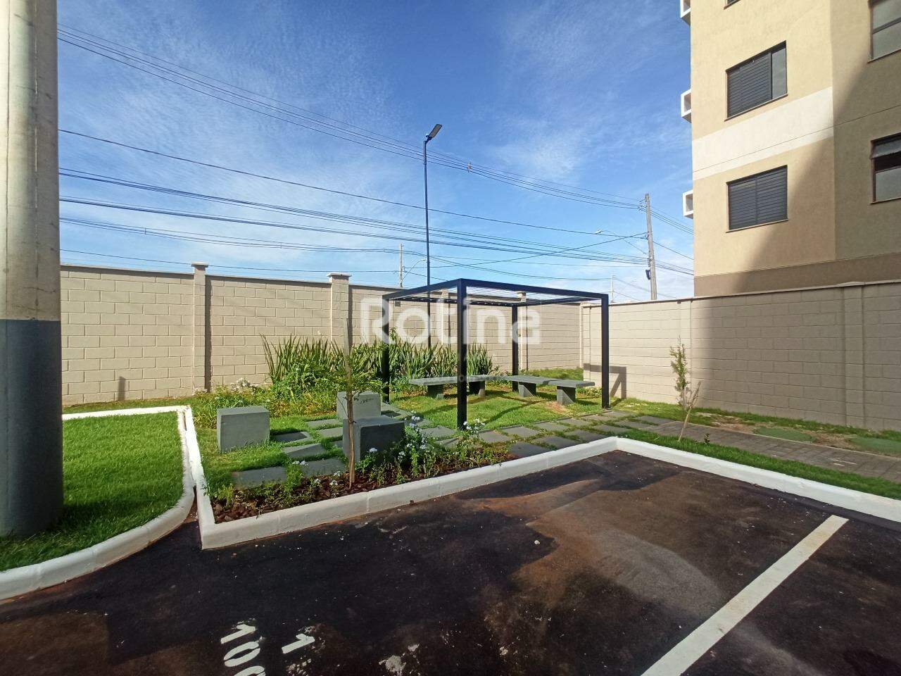 Apartamento para alugar, 2 quartos em Uberlândia no bairro Grand Ville no valor de R$ 1.100,00 - Rotina Imobiliária: 