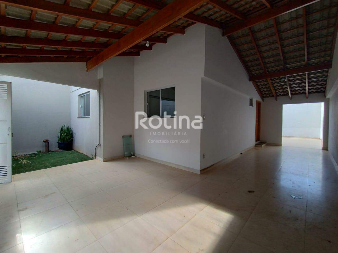 Casa para alugar, 2 quartos em Uberlândia no bairro Brasil no valor de R$ 2.700,00 - Rotina Imobiliária: 