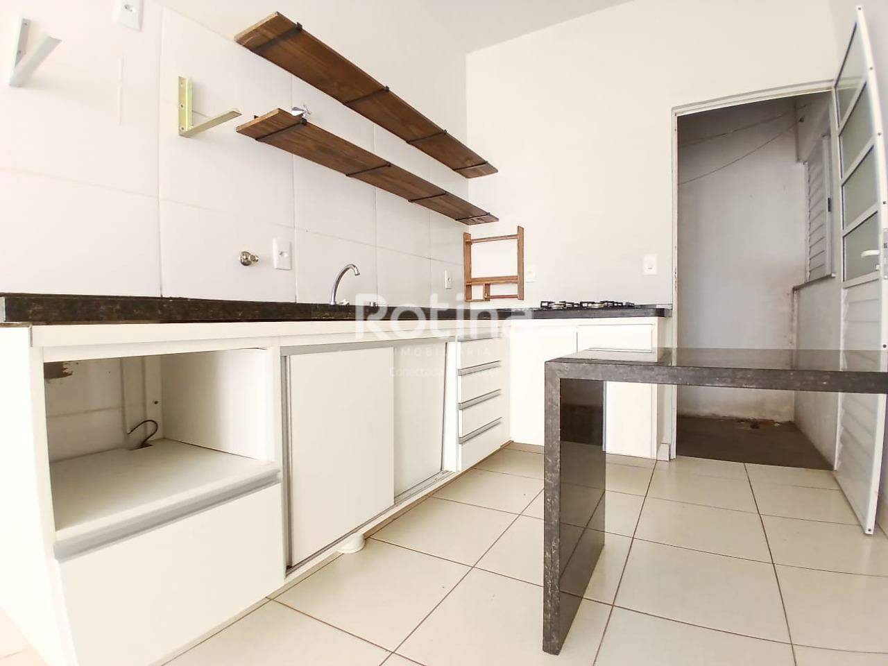Casa para alugar, 2 quartos em Uberlândia no bairro Laranjeiras no valor de R$ 1.550,00 - Rotina Imobiliária: 