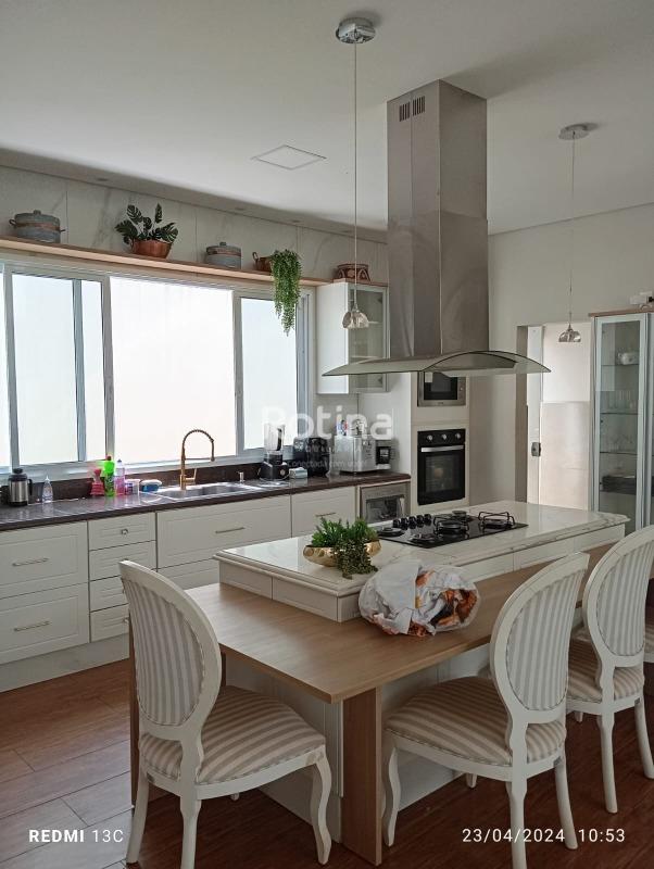 Casa Condomínio Fechado para alugar, 3 quartos em Uberlândia no bairro Shopping Park no valor de R$ 7.700,00 - Rotina Imobiliária: 