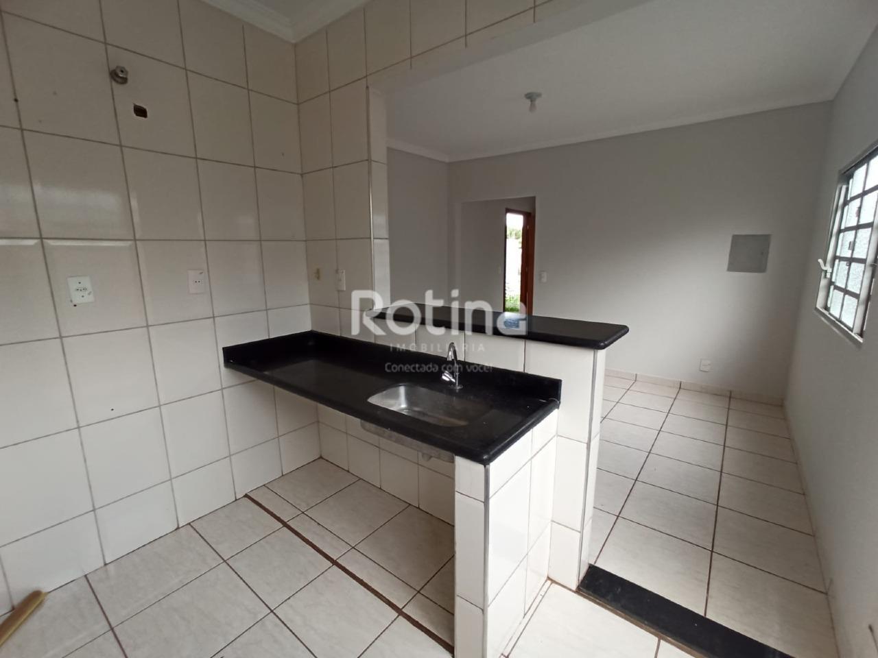 Casa para alugar, 3 quartos em Uberlândia no bairro Cidade Jardim no valor de R$ 2.400,00 - Rotina Imobiliária: 