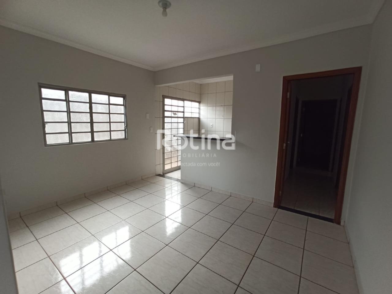Casa para alugar, 3 quartos em Uberlândia no bairro Cidade Jardim no valor de R$ 2.400,00 - Rotina Imobiliária: 
