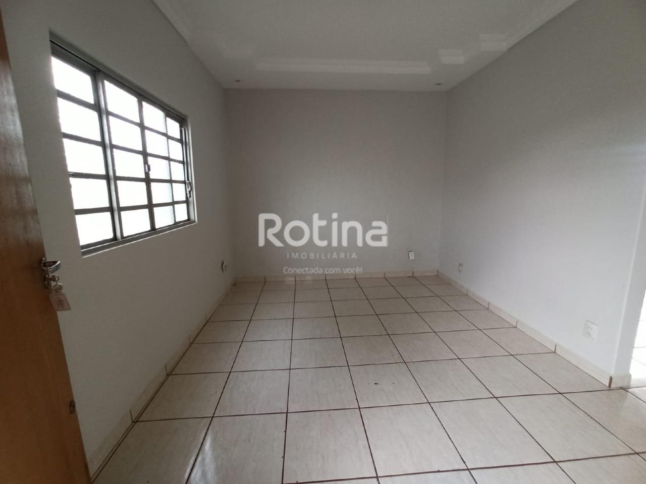 Casa para alugar, 3 quartos em Uberlândia no bairro Cidade Jardim no valor de R$ 2.400,00 - Rotina Imobiliária: 
