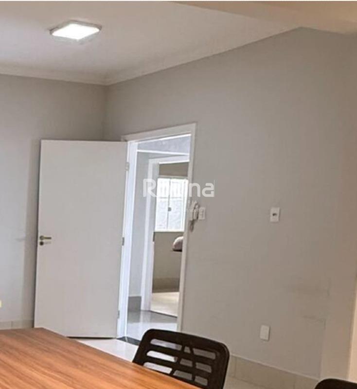 Casa Comercial para alugar, em Uberlândia no bairro Tabajaras no valor de R$ 9.500,00 - Rotina Imobiliária: 