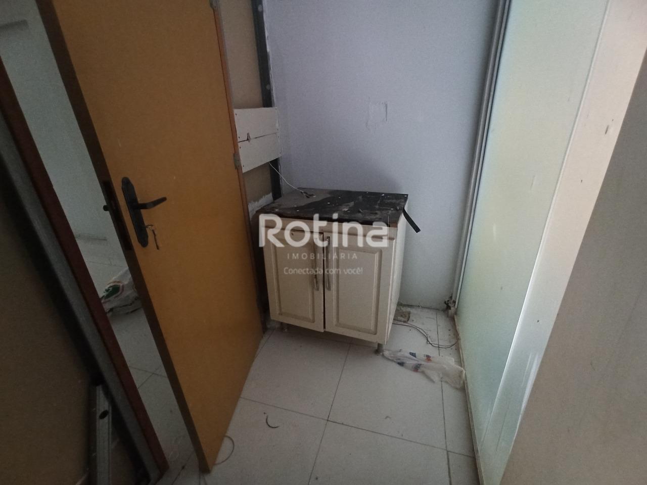 Loja para alugar, em Uberlândia no bairro Centro no valor de R$ 900,00 - Rotina Imobiliária: 