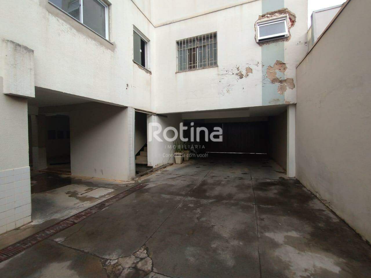 Apartamento para alugar, 3 quartos em Uberlândia no bairro Nossa Senhora Aparecida no valor de R$ 1.750,00 - Rotina Imobiliária: 