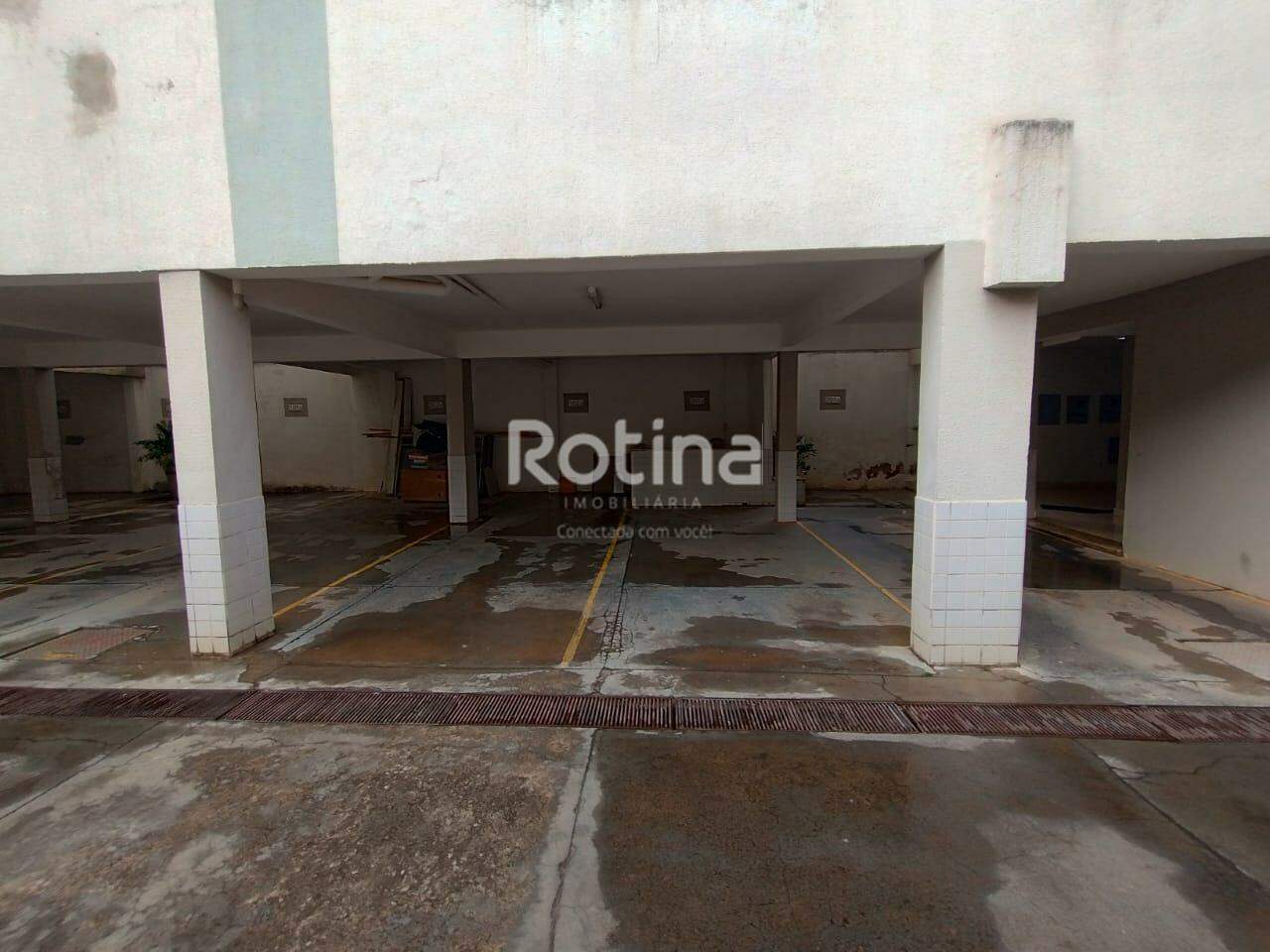 Apartamento para alugar, 3 quartos em Uberlândia no bairro Nossa Senhora Aparecida no valor de R$ 1.750,00 - Rotina Imobiliária: 
