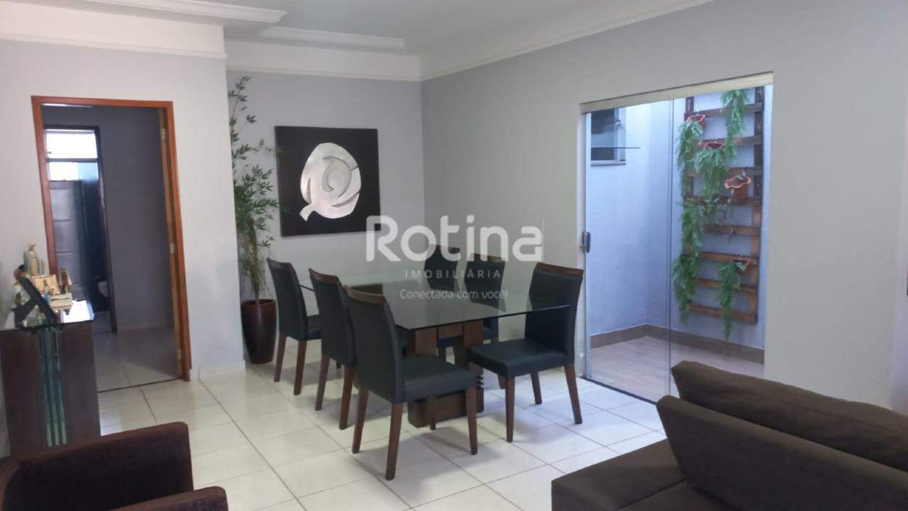 Casa para alugar, 3 quartos em Uberlândia no bairro Granada no valor de R$ 4.500,00 - Rotina Imobiliária: 