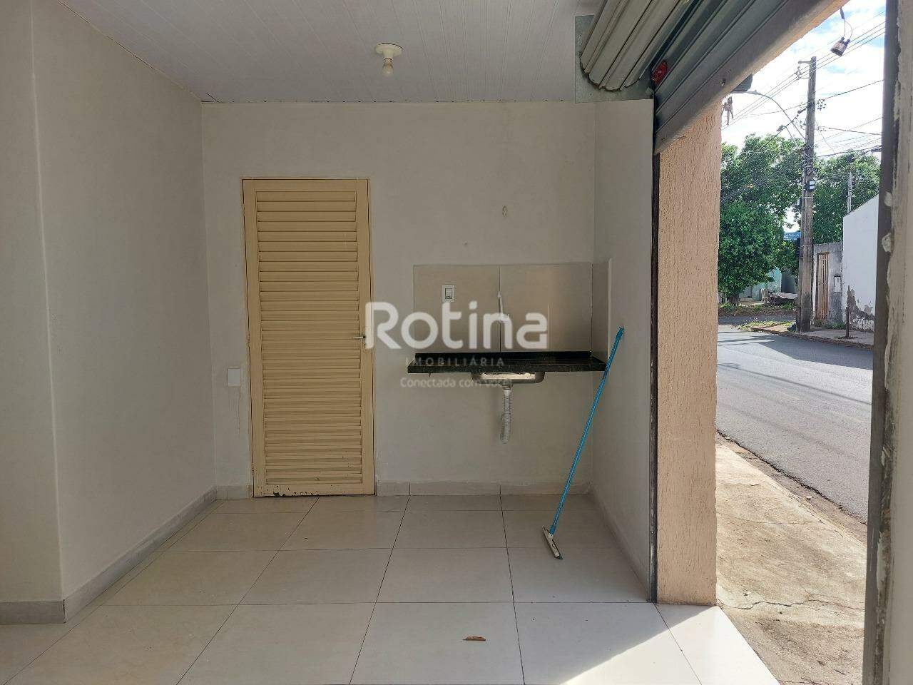 Loja para alugar, em Uberlândia no bairro Aclimação no valor de R$ 1.000,00 - Rotina Imobiliária: 