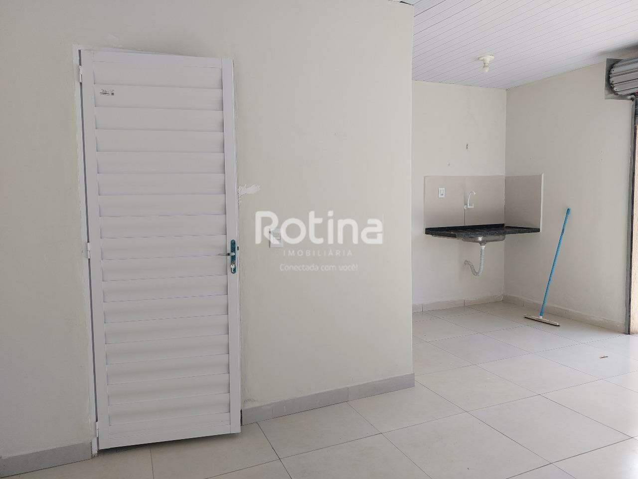 Loja para alugar, em Uberlândia no bairro Aclimação no valor de R$ 1.000,00 - Rotina Imobiliária: 