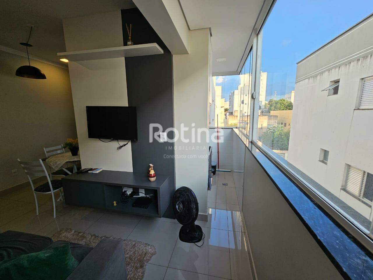 Apartamento para alugar, 2 quartos em Uberlândia no bairro Santa Mônica no valor de R$ 2.400,00 - Rotina Imobiliária: 