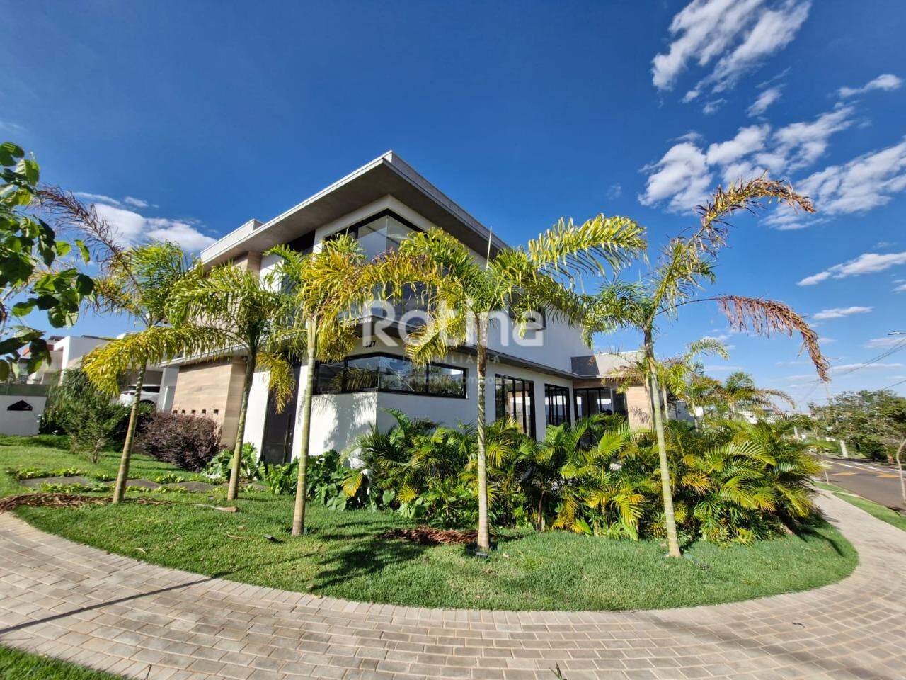 Casa Condomínio Fechado para alugar, 4 quartos em Uberlândia no bairro Jardim Botânico no valor de R$ 23.000,00 - Rotina Imobiliária: 