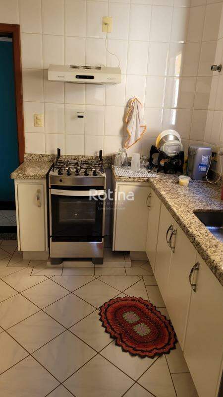 Apartamento para alugar, 3 quartos em Uberlândia no bairro Santa Mônica no valor de R$ 2.500,00 - Rotina Imobiliária: 