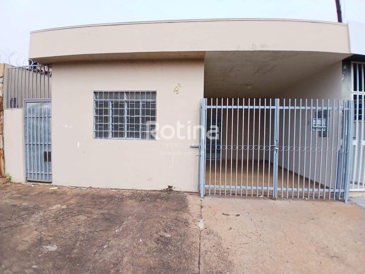 Casa para alugar, 3 quartos em Uberlândia no bairro Tibery no valor de R$ 1.500,00 - Rotina Imobiliária: 