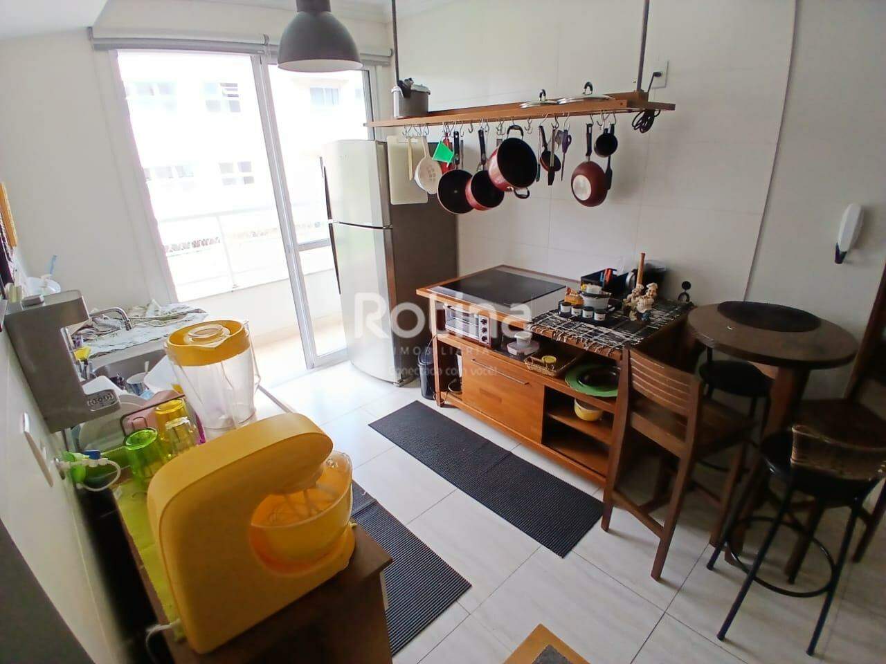Apartamento para alugar, 2 quartos em Uberlândia no bairro Santa Mônica no valor de R$ 2.600,00 - Rotina Imobiliária: 