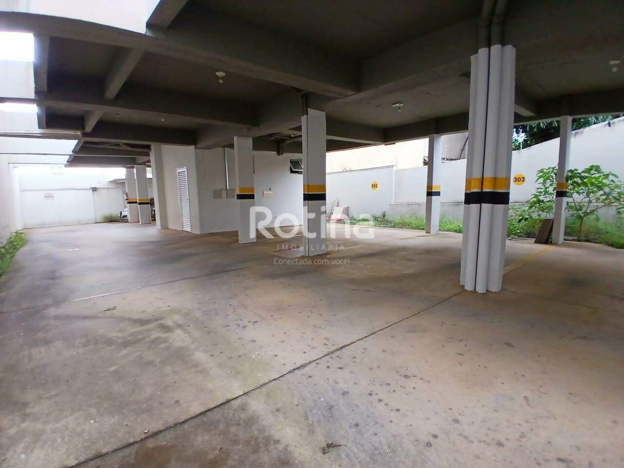 Apartamento para alugar, 2 quartos em Uberlândia no bairro Santa Mônica no valor de R$ 2.600,00 - Rotina Imobiliária: 