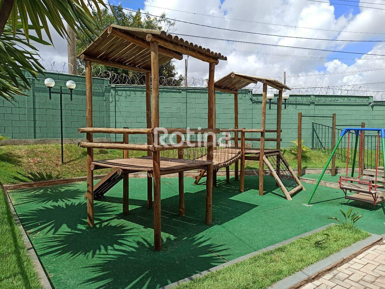 Apartamento para alugar, 2 quartos em Uberlândia no bairro Pacaembu no valor de R$ 950,00 - Rotina Imobiliária: 