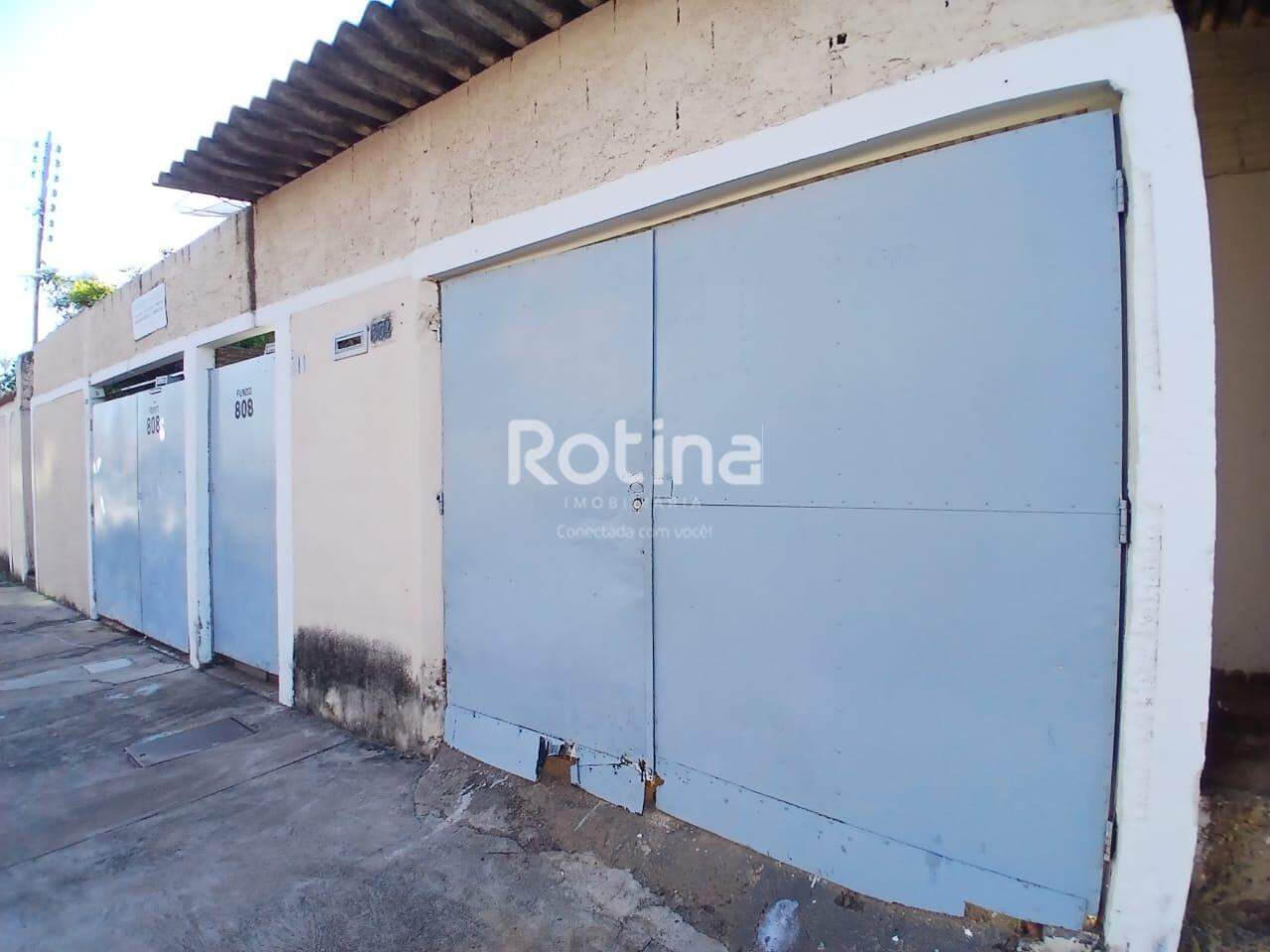 Casa para alugar, 2 quartos em Uberlândia no bairro Saraiva no valor de R$ 950,00 - Rotina Imobiliária: 