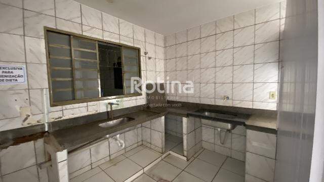 Casa Comercial para alugar, 5 quartos em Uberlândia no bairro Cidade Jardim no valor de R$ 3.500,00 - Rotina Imobiliária: 
