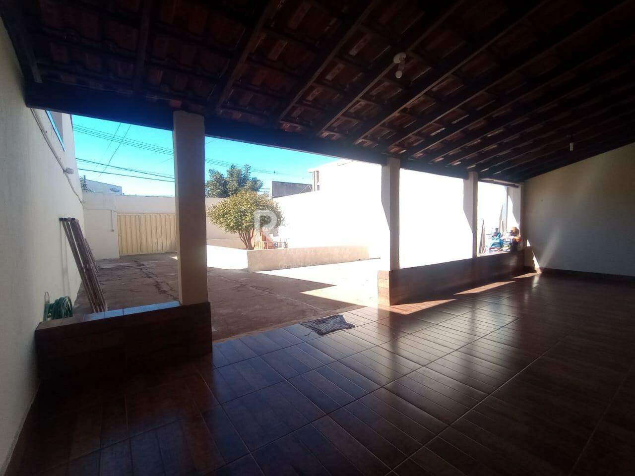 Casa para alugar, 3 quartos em Uberlândia no bairro Segismundo Pereira no valor de R$ 2.470,00 - Rotina Imobiliária: 