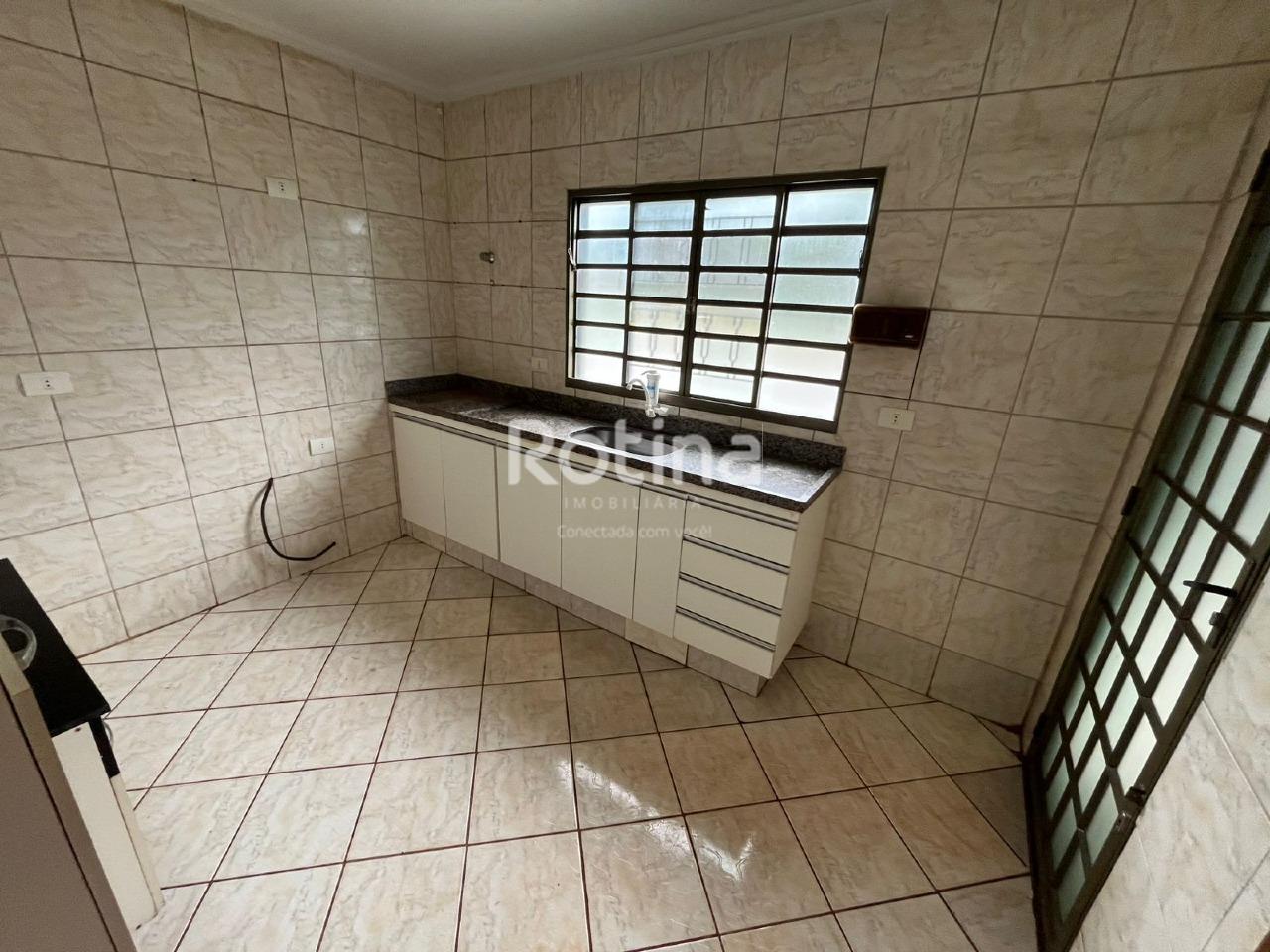 Casa para alugar, 1 quarto em Uberlândia no bairro Patrimônio no valor de R$ 2.350,00 - Rotina Imobiliária: 