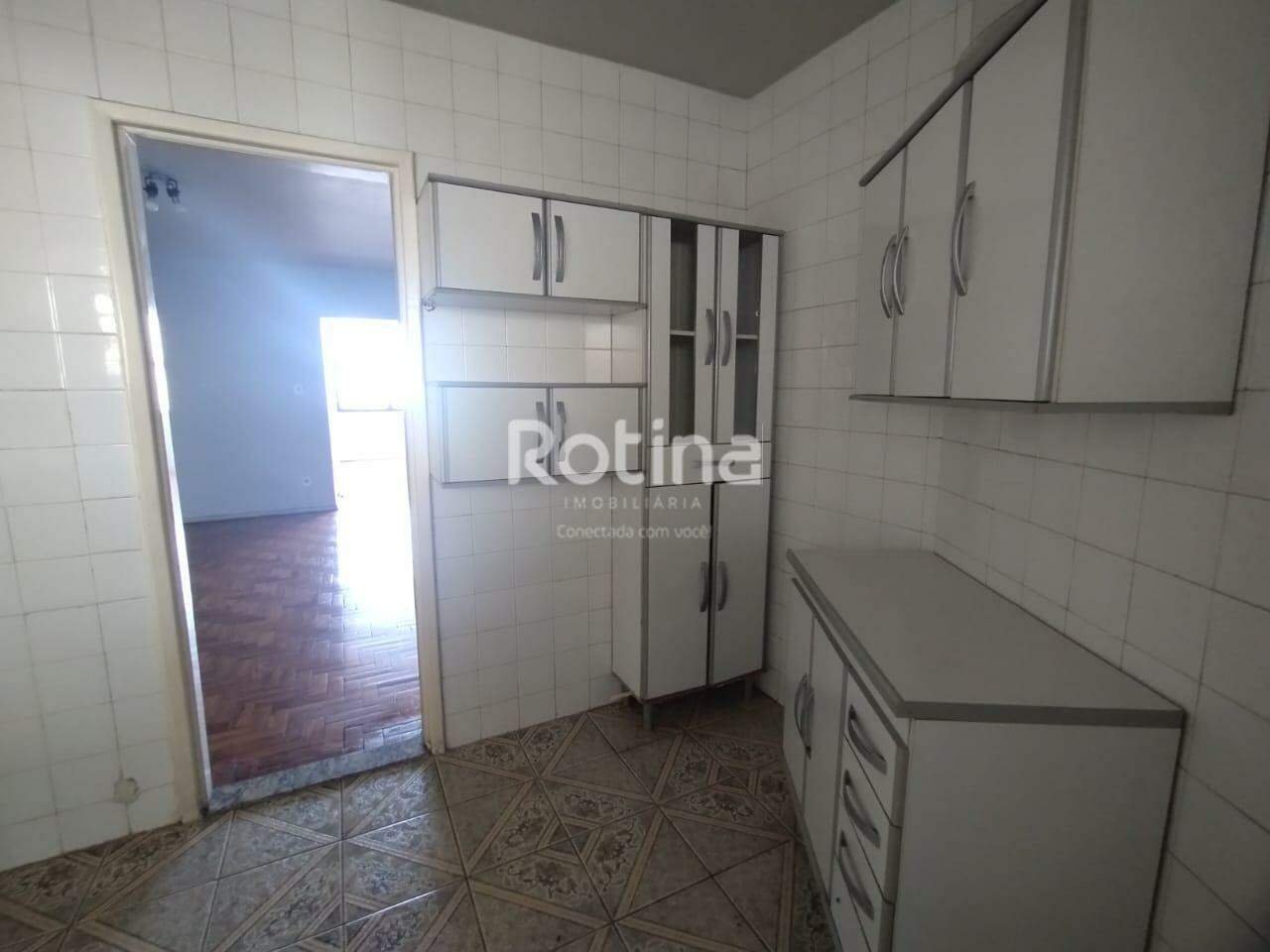Apartamento para alugar, 3 quartos em Uberlândia no bairro Centro no valor de R$ 1.500,00 - Rotina Imobiliária: 