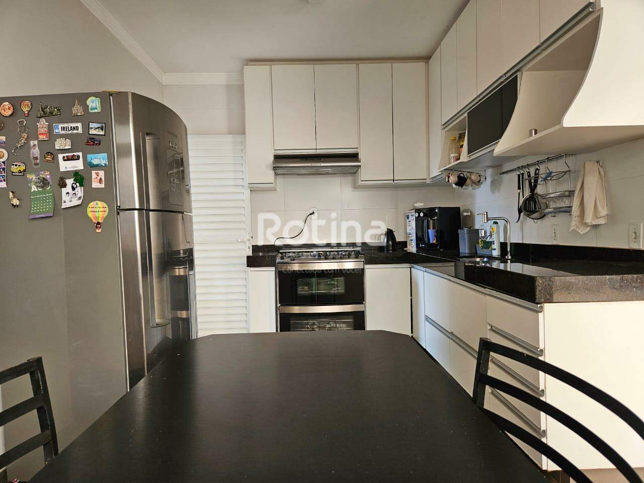 Casa à venda, 3 quartos em Uberlândia no bairro Martins no valor de R$ 550.000,00 - Rotina Imobiliária: 