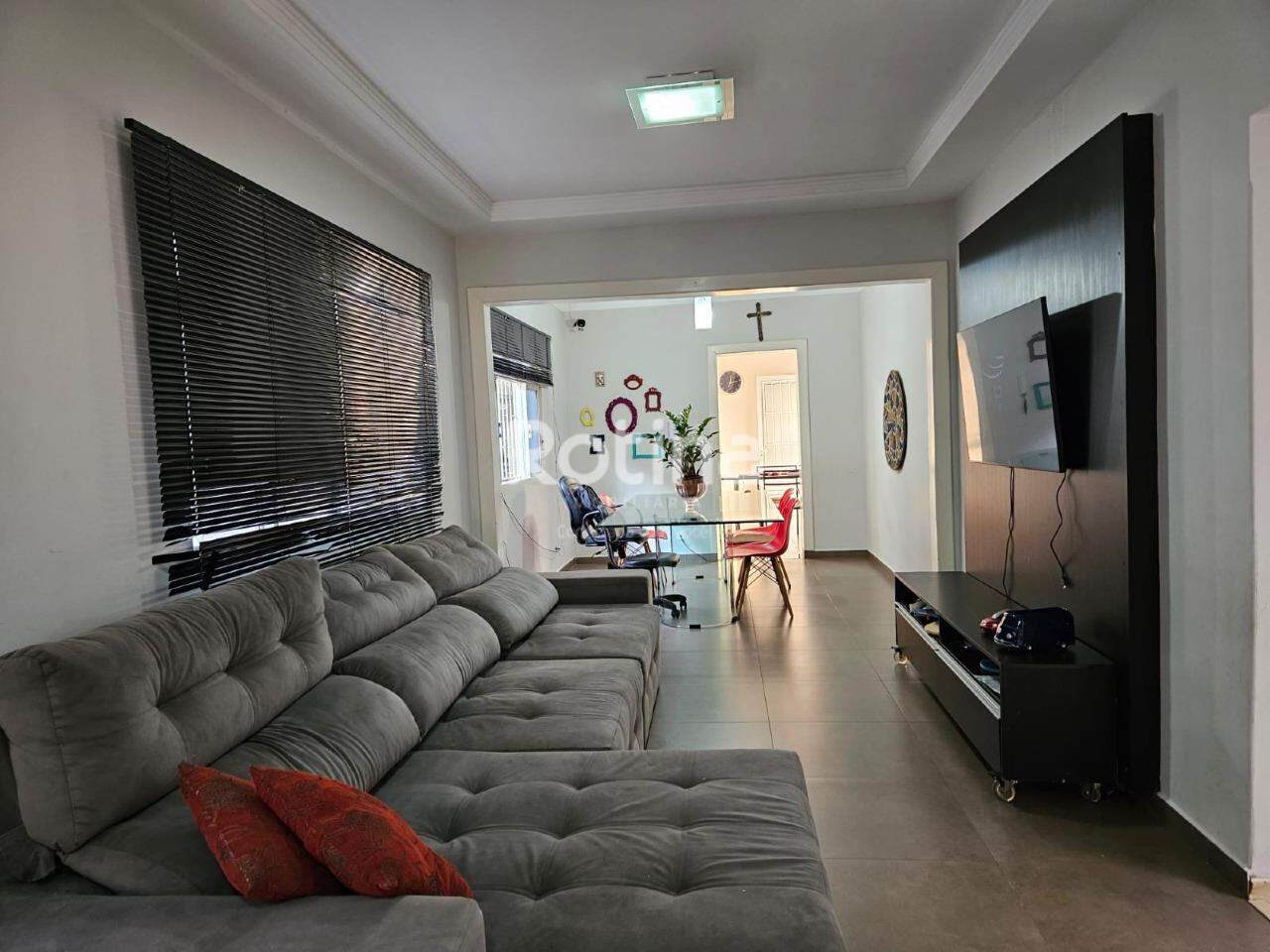Casa à venda, 3 quartos em Uberlândia no bairro Martins no valor de R$ 550.000,00 - Rotina Imobiliária: 