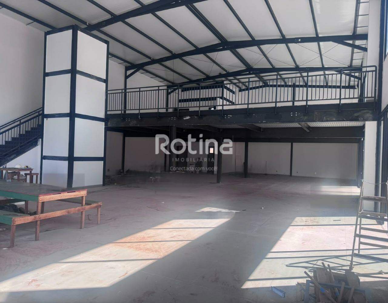 Loja para alugar, em Uberlândia no bairro Lídice no valor de R$ 45.000,00 - Rotina Imobiliária: 