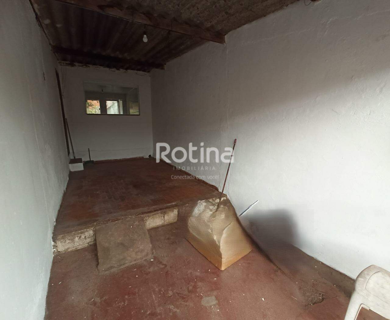 Casa para alugar, 2 quartos em Uberlândia no bairro Luizote de Freitas no valor de R$ 1.400,00 - Rotina Imobiliária: 