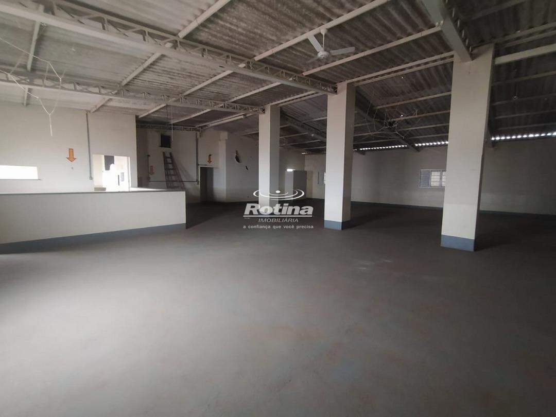 Sala para alugar, em Uberlândia no bairro Presidente Roosevelt no valor de R$ 8.000,00 - Rotina Imobiliária: 