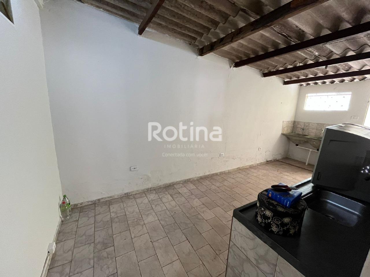 Casa para alugar, 2 quartos em Uberlândia no bairro Nossa Senhora Aparecida no valor de R$ 1.200,00 - Rotina Imobiliária: 