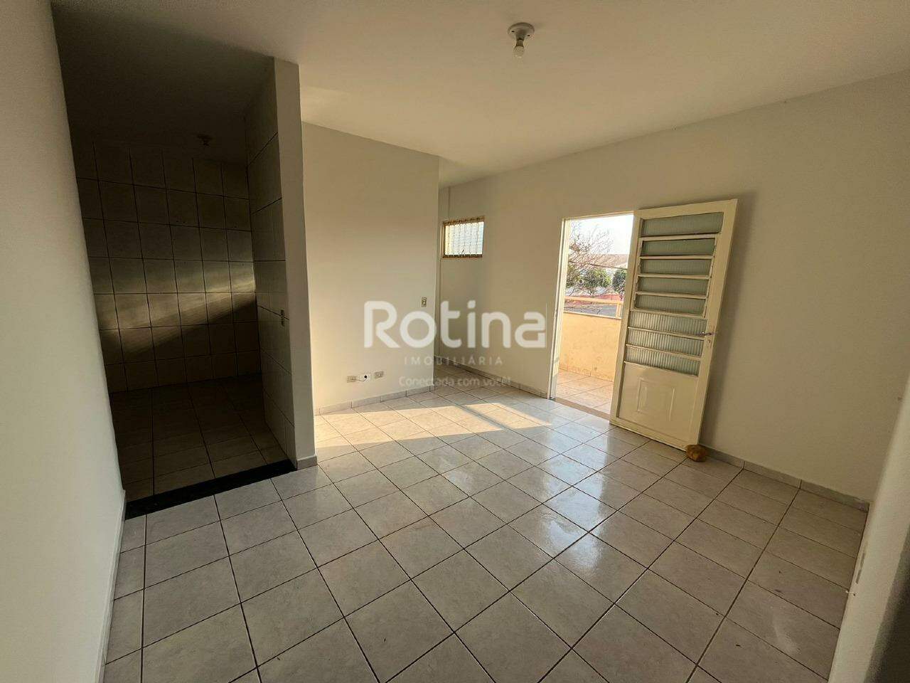 Casa para alugar, 3 quartos em Uberlândia no bairro Tibery no valor de R$ 1.500,00 - Rotina Imobiliária: 