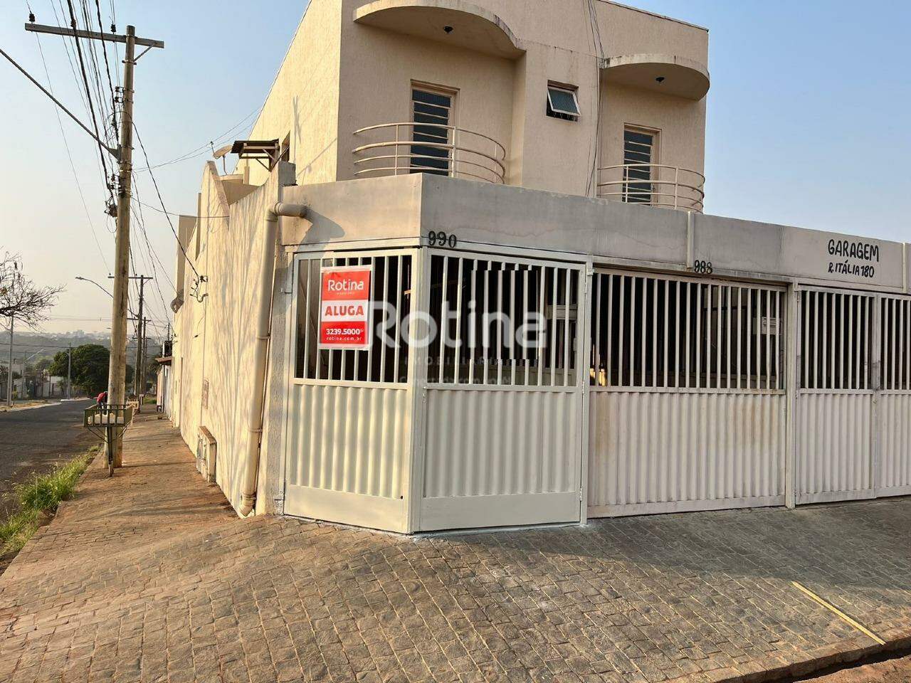 Casa para alugar, 3 quartos em Uberlândia no bairro Tibery no valor de R$ 1.500,00 - Rotina Imobiliária: 