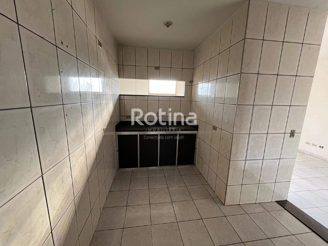 Casa para alugar, 3 quartos em Uberlândia no bairro Tibery no valor de R$ 1.500,00 - Rotina Imobiliária: 