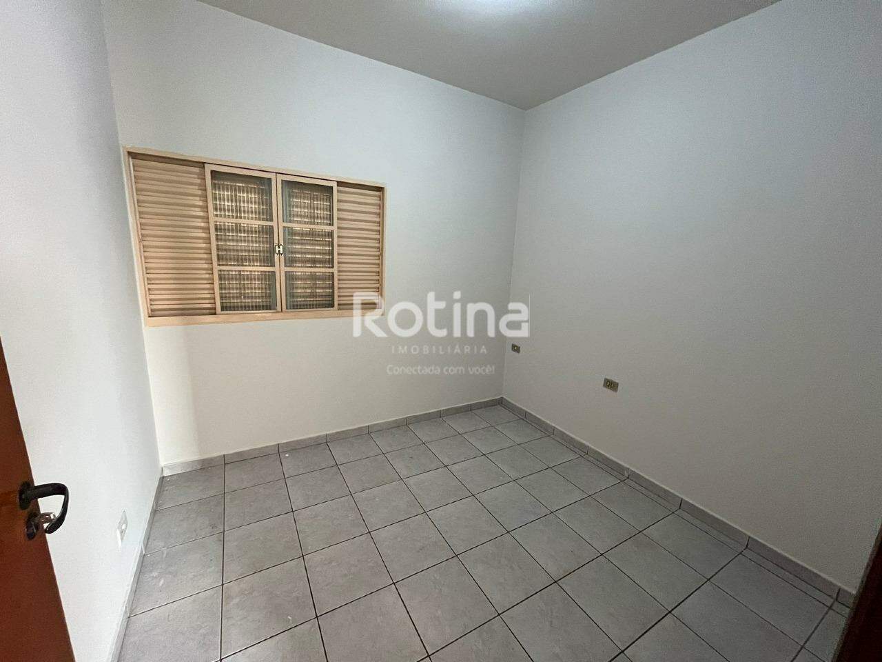 Casa para alugar, 3 quartos em Uberlândia no bairro Tibery no valor de R$ 1.500,00 - Rotina Imobiliária: 