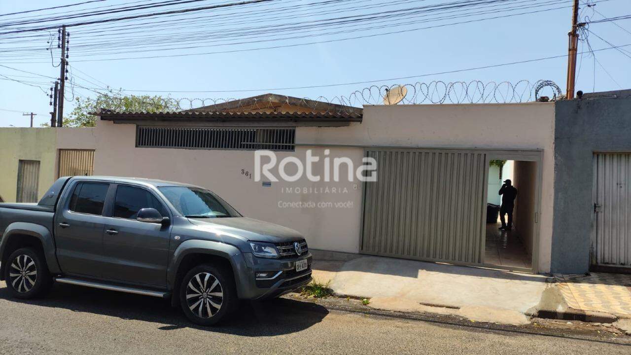 Casa para alugar, 3 quartos em Uberlândia no bairro Santa Mônica no valor de R$ 2.800,00 - Rotina Imobiliária: 