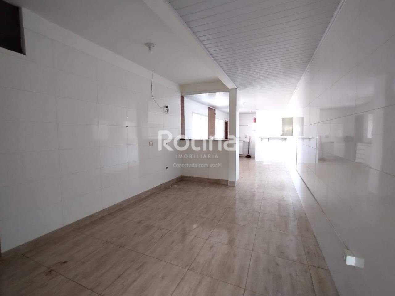 Casa para alugar, 3 quartos em Uberlândia no bairro Brasil no valor de R$ 2.500,00 - Rotina Imobiliária: 