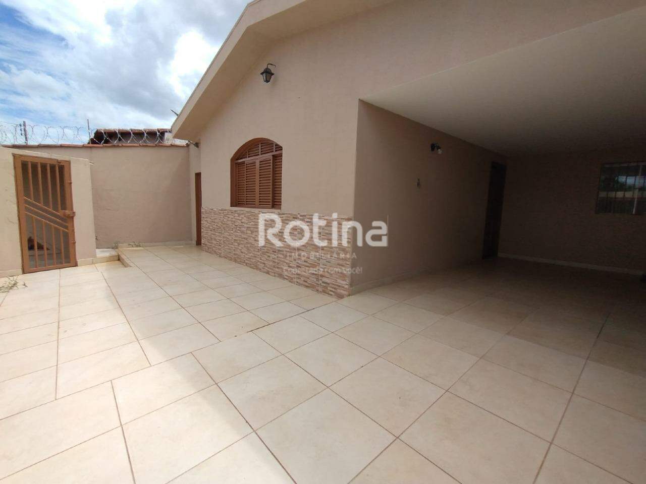 Casa para alugar, 3 quartos em Uberlândia no bairro Brasil no valor de R$ 2.500,00 - Rotina Imobiliária: 