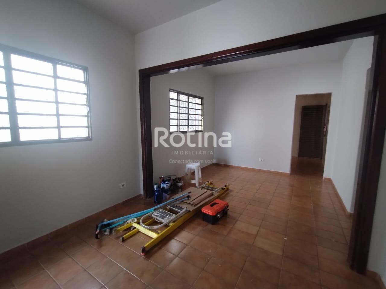 Casa para alugar, 3 quartos em Uberlândia no bairro Nossa Senhora das Graças no valor de R$ 1.850,00 - Rotina Imobiliária: 