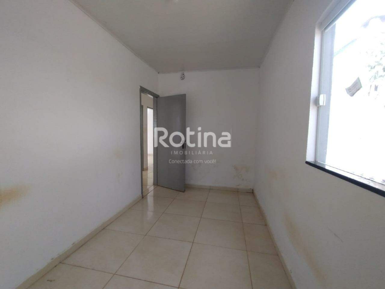 Casa para alugar, 3 quartos em Uberlândia no bairro Custódio Pereira no valor de R$ 2.000,00 - Rotina Imobiliária: 