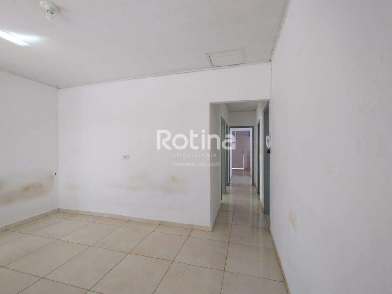 Casa para alugar, 3 quartos em Uberlândia no bairro Custódio Pereira no valor de R$ 2.000,00 - Rotina Imobiliária: 