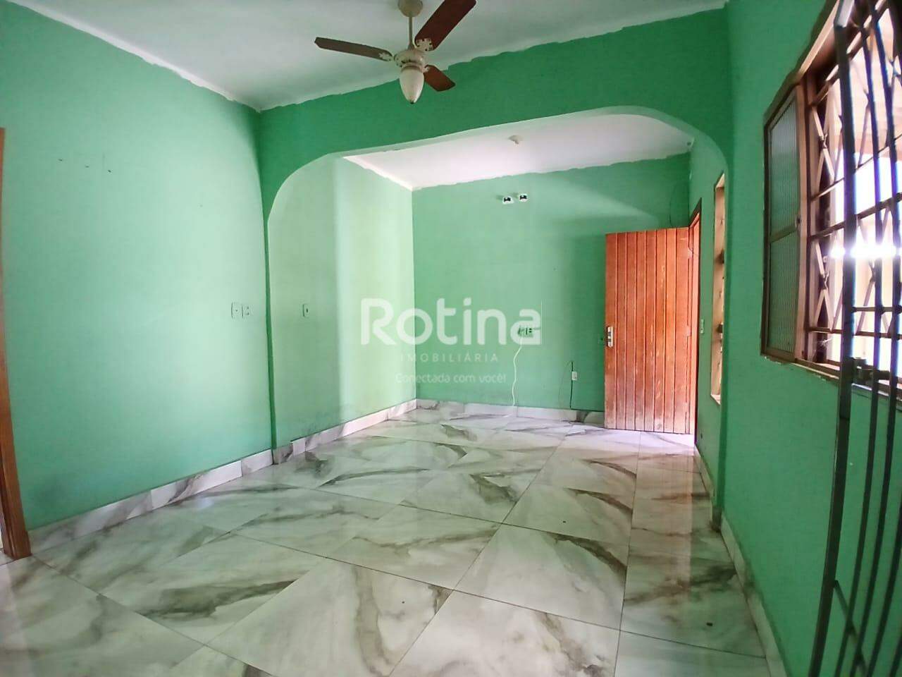 Casa para alugar, 3 quartos em Uberlândia no bairro Morumbi no valor de R$ 1.200,00 - Rotina Imobiliária: 