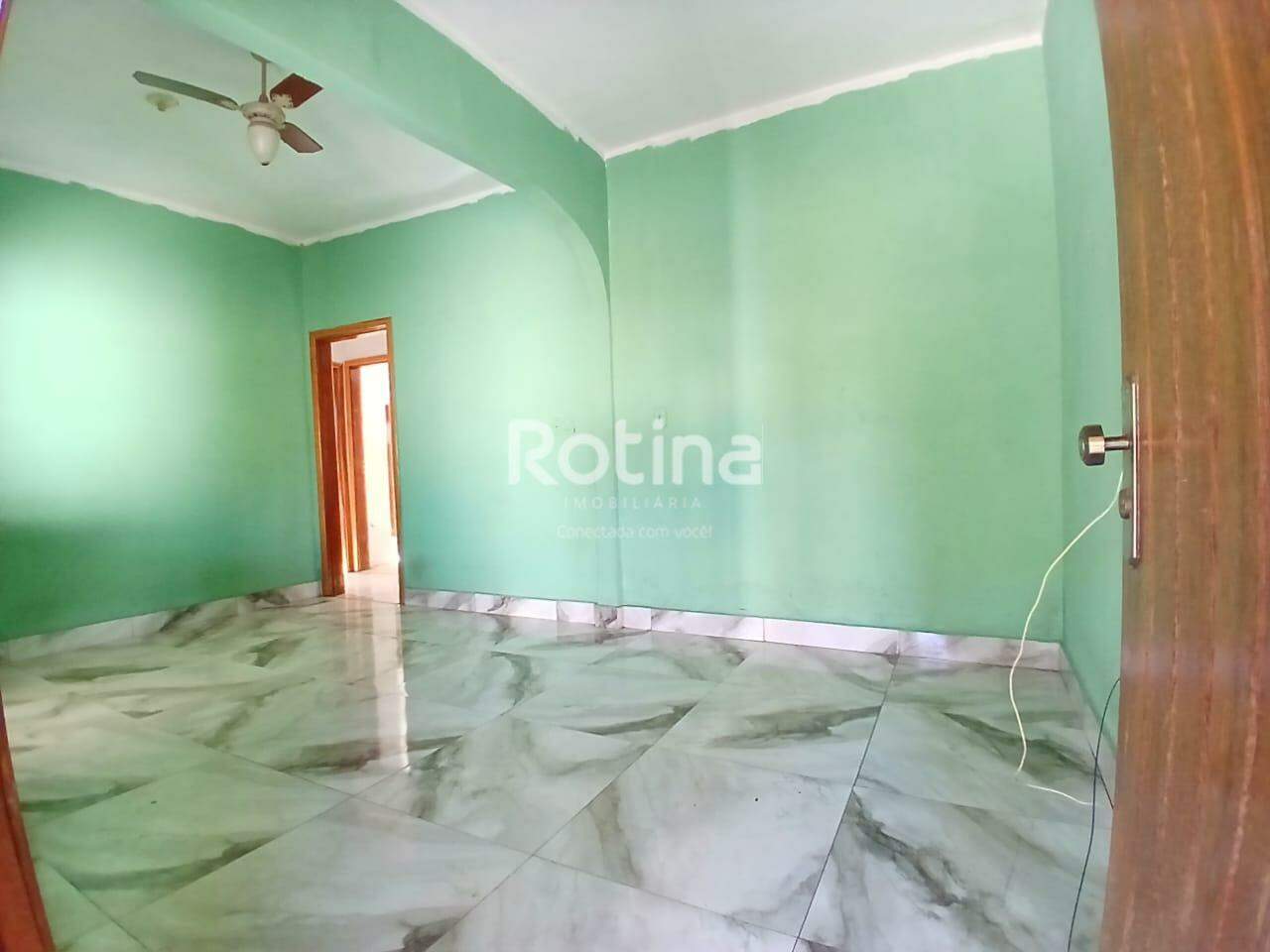 Casa para alugar, 3 quartos em Uberlândia no bairro Morumbi no valor de R$ 1.200,00 - Rotina Imobiliária: 