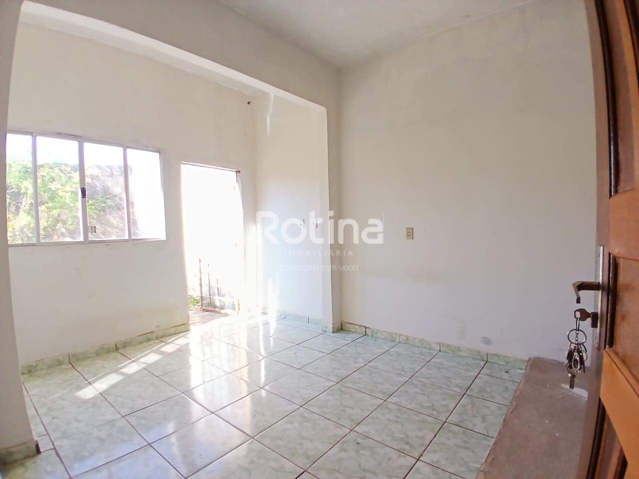 Casa para alugar, 3 quartos em Uberlândia no bairro Morumbi no valor de R$ 1.200,00 - Rotina Imobiliária: 