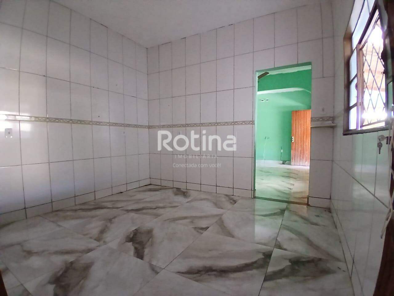 Casa para alugar, 3 quartos em Uberlândia no bairro Morumbi no valor de R$ 1.200,00 - Rotina Imobiliária: 