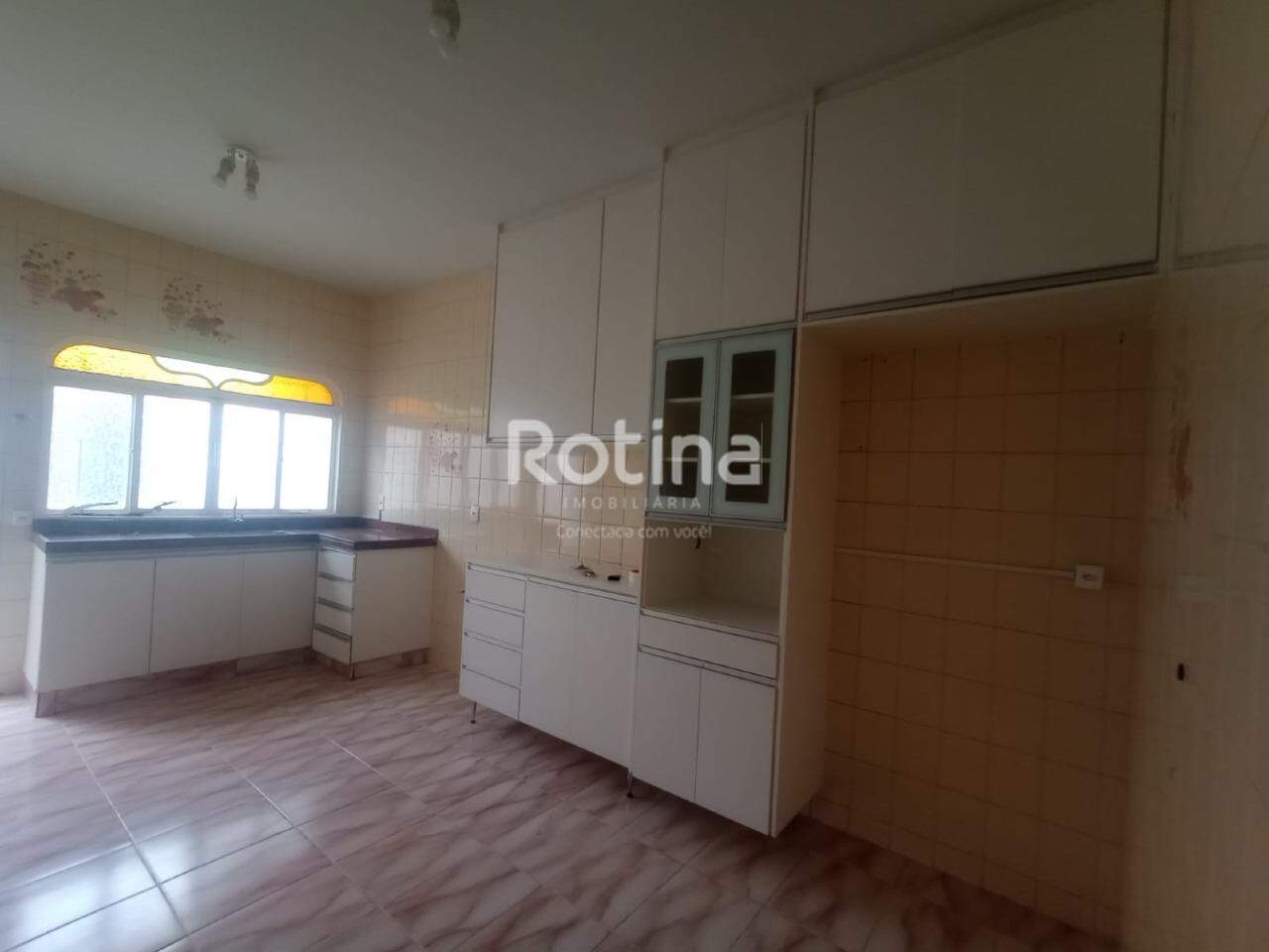 Casa para alugar, 4 quartos em Uberlândia no bairro Bom Jesus no valor de R$ 3.200,00 - Rotina Imobiliária: 