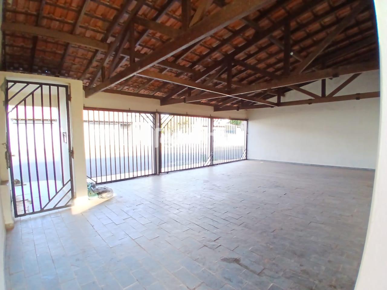 Casa para alugar, 2 quartos em Uberlândia no bairro Segismundo Pereira no valor de R$ 1.200,00 - Rotina Imobiliária: 